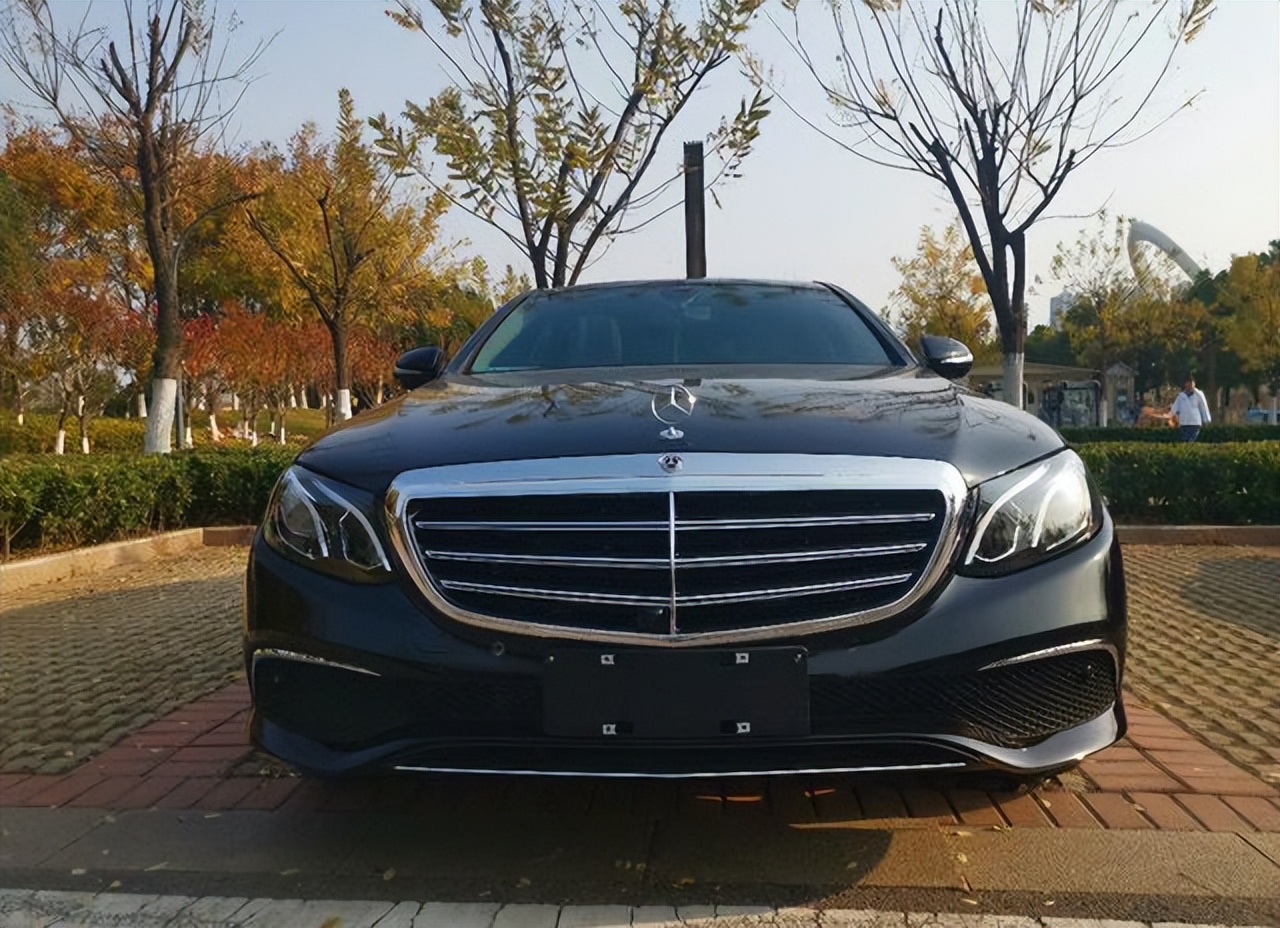 48万提了辆奔驰E300L，开了8990km，车主终于说出真实感受