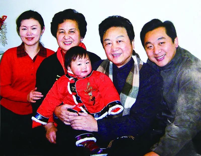 配音大师乔榛:三次患癌,后心梗又中风,初恋妻子与他生死相依