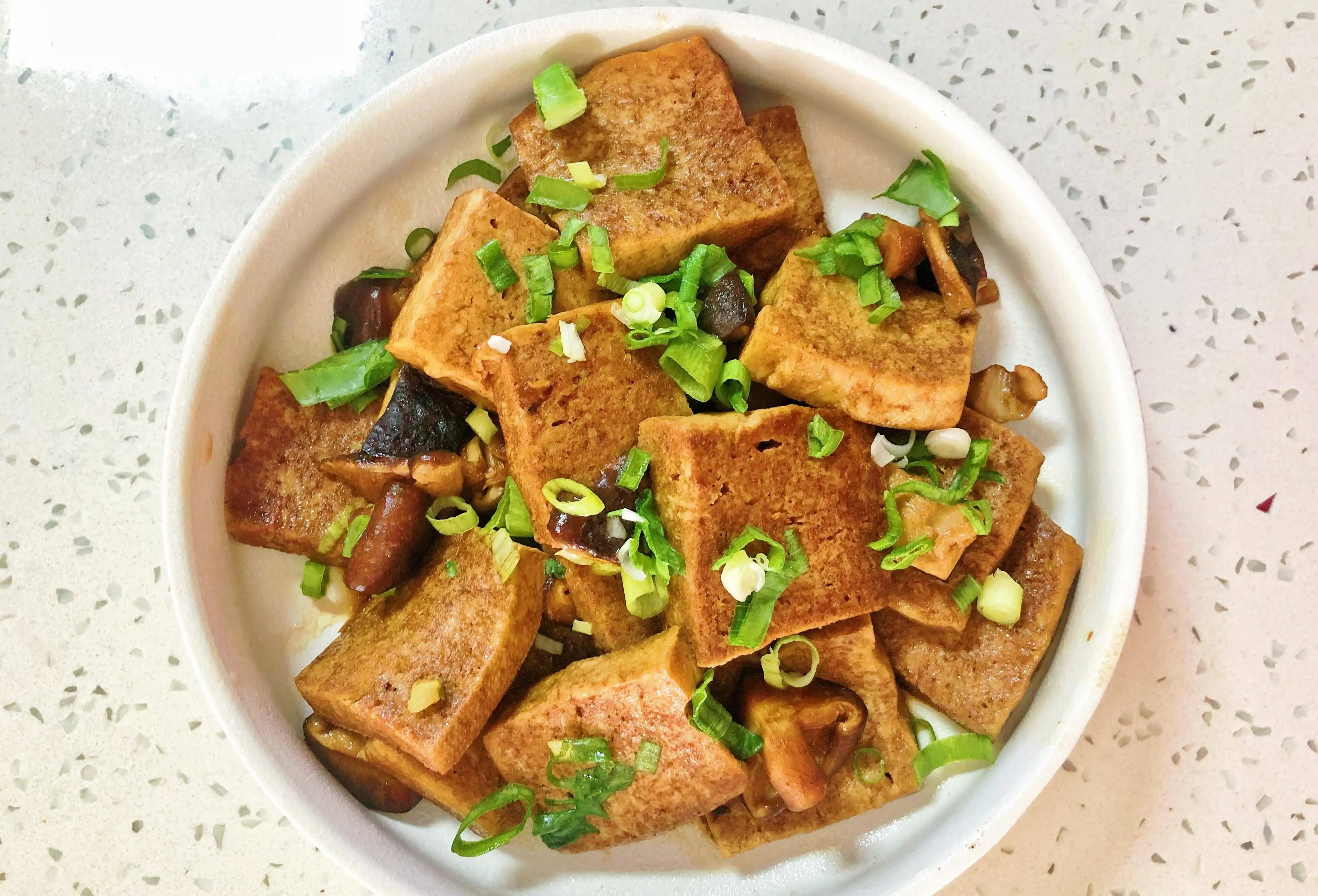 图片[4]-【香菇冻豆腐】做法步骤图 营养好吃超下饭 孩子们特喜欢-起舞食谱网