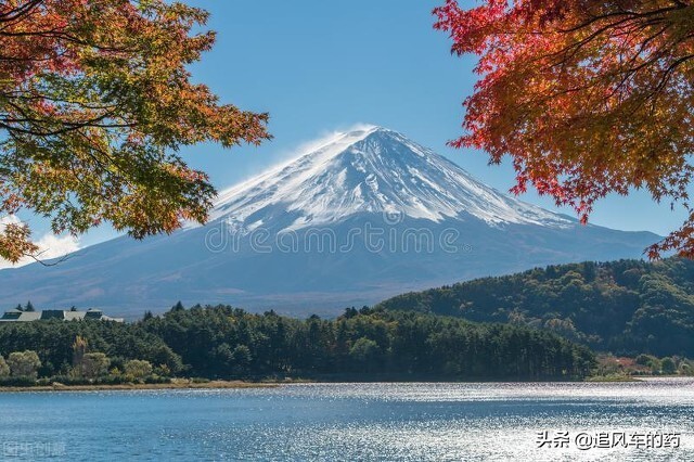 世界上七大著名的火山风景(10大地球之最：地球上最活跃的火山每隔几分钟就喷发一次)