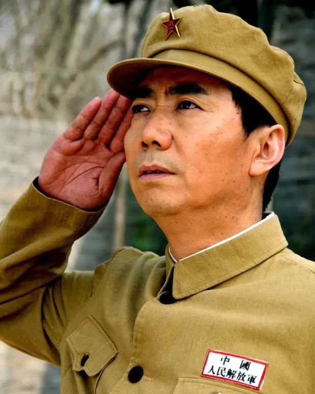 冯小刚遭人陷害，蔡国庆立过3次三等功，军旅男星为何如此优秀？