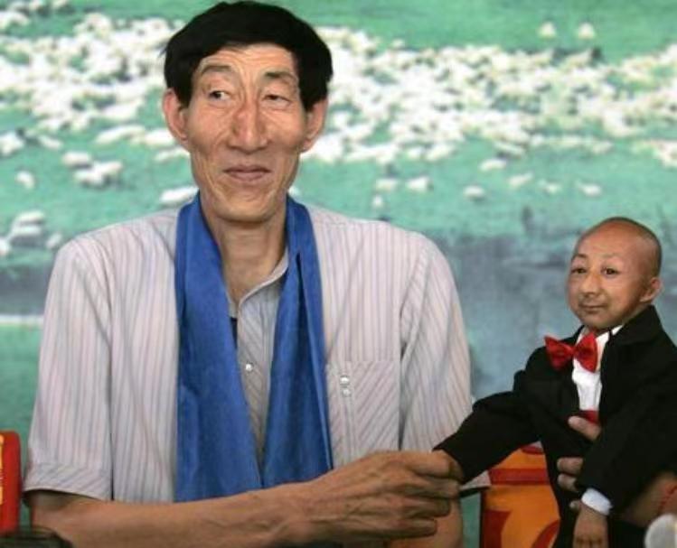 鲍喜顺为什么去nba（中国篮坛的第一巨人，娶小28岁妻子冒险生子，他们的现状如何？）