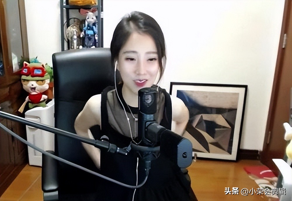 掀裙子游戏（关于裙子的游戏）
