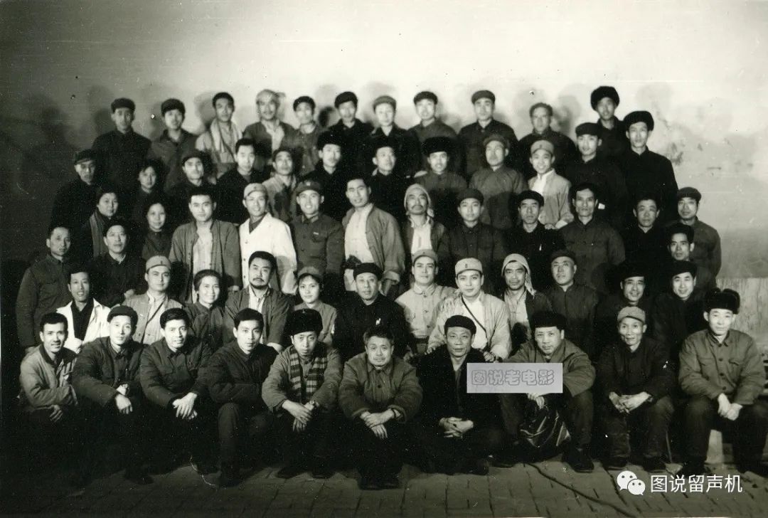 新老李向阳相聚 独不见“鬼子王”方化 新版《平原游击队》剧组照