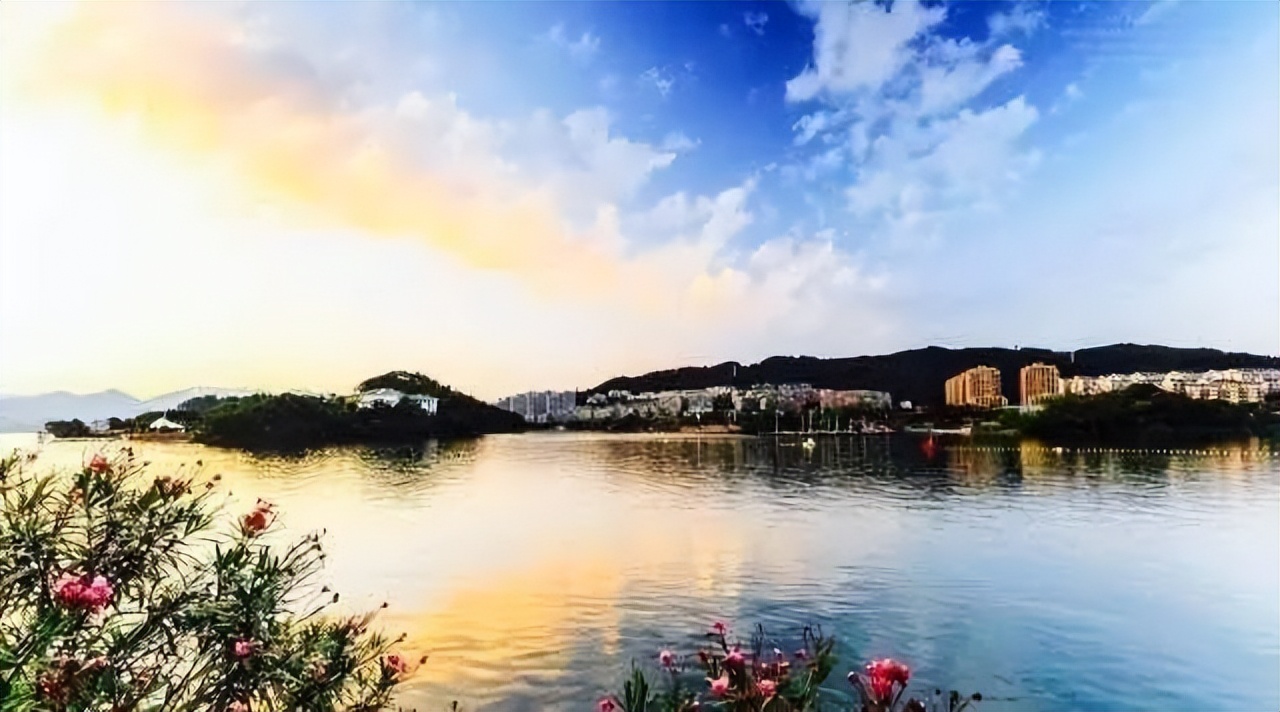 大概三四天，去哪里旅游好？