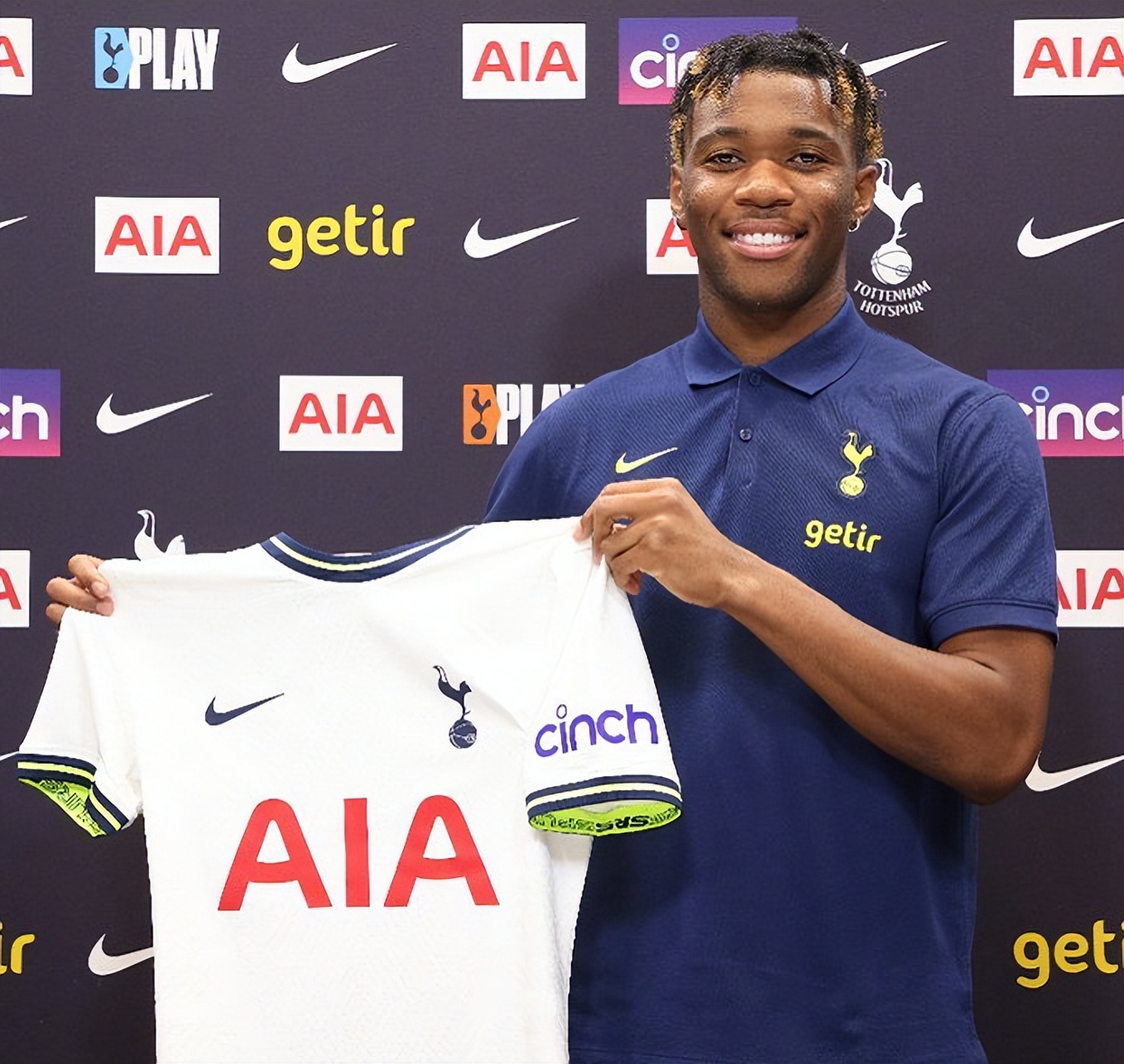 意甲戈麦斯是什么意思（官宣：曼城签下戈麦斯！热刺签下意甲飞翼！巴西和阿根廷补赛取消）