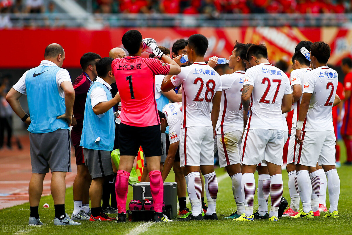 为什么男的喜欢世界杯(为什么大多数球员希望世界杯每四年一届呢？)