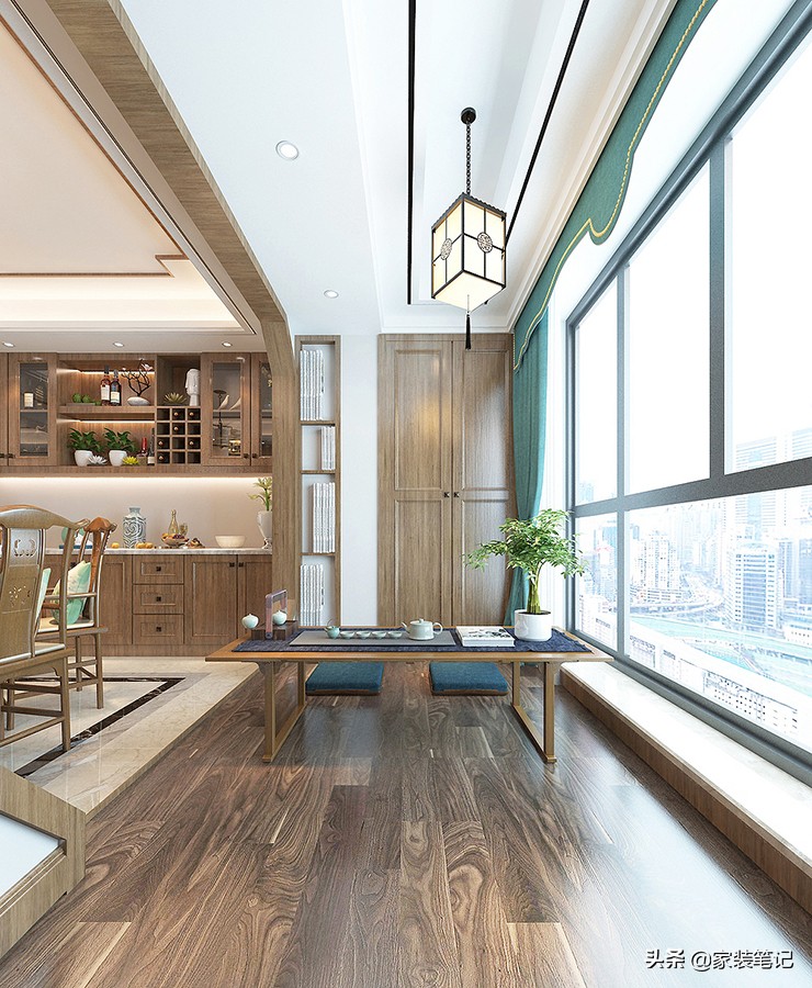 她家的中式风装修，在小区里面堪称经典，色彩、硬装搭配很有品味