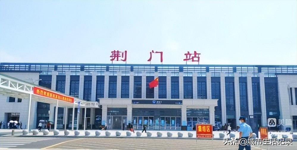 2022年江夏区纸坊街中小学幼儿园骨干教师培训纪实