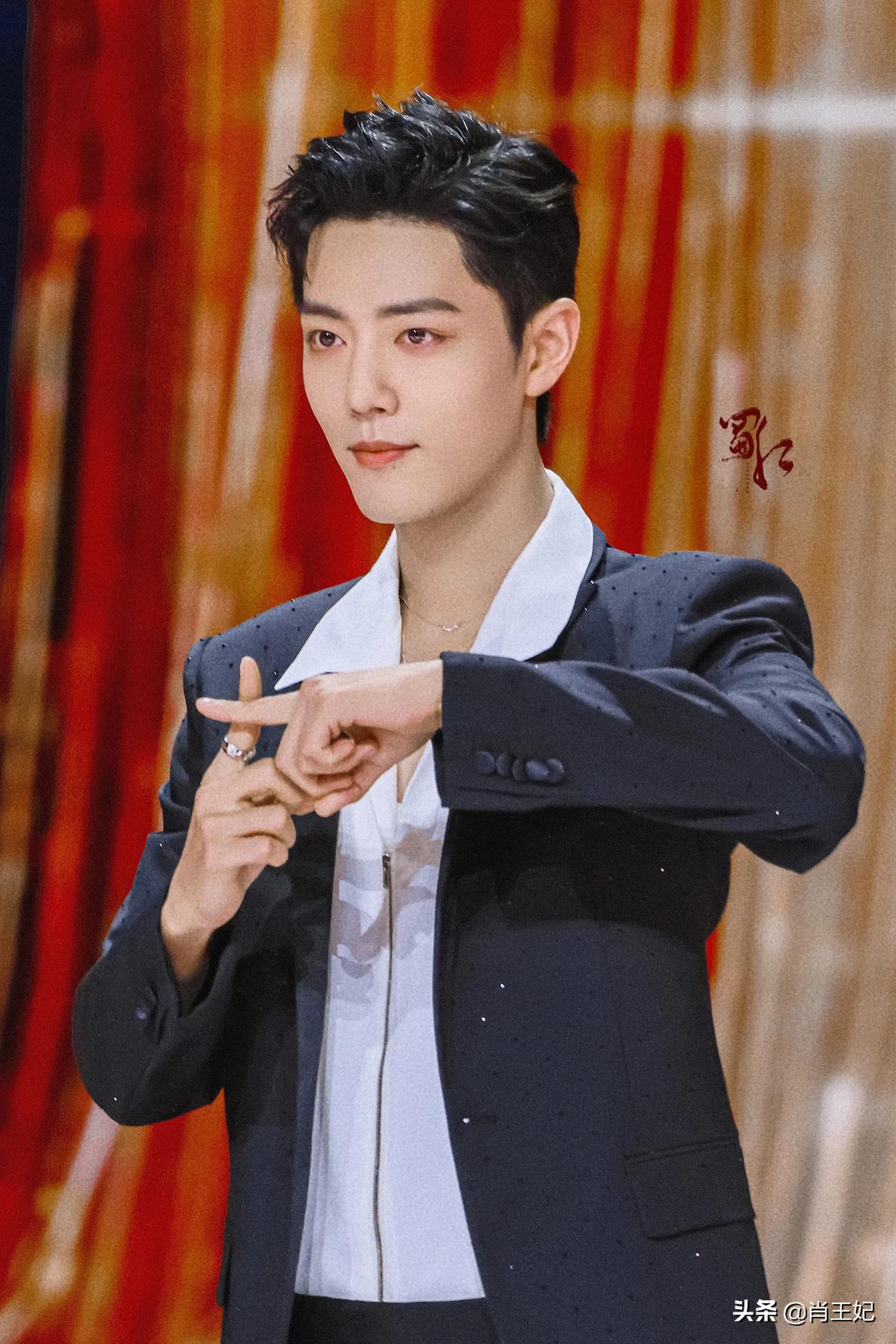 210607拾光盛典的贵公子肖战真的太好看了