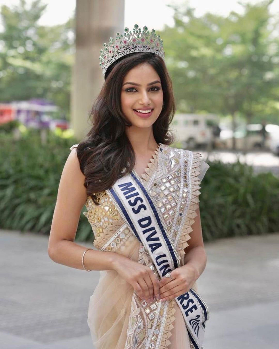 印度美女哈纳兹·桑杜成为了2021年的“环球小姐”冠军。
