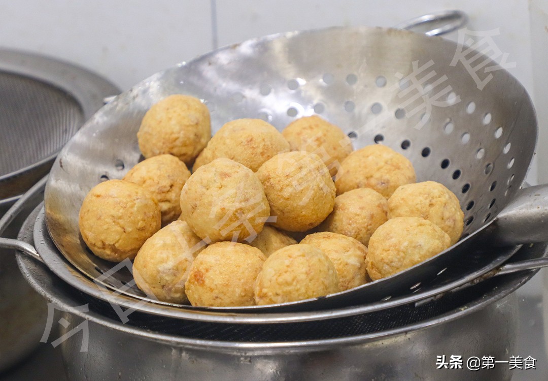 家庭豬肉丸子的做法,家庭豬肉丸子的做法,簡單又好吃