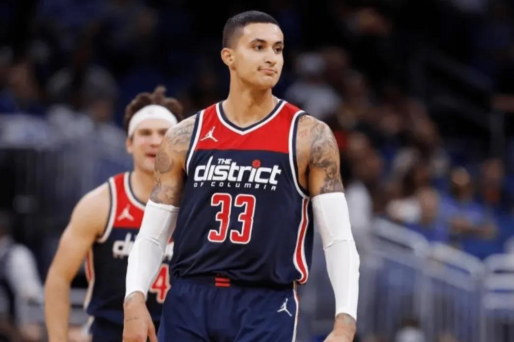 2013勇士vs马刺第4场（美媒列出勇士对29支球队常规赛和季后赛的交手战绩，谁是勇士克星）