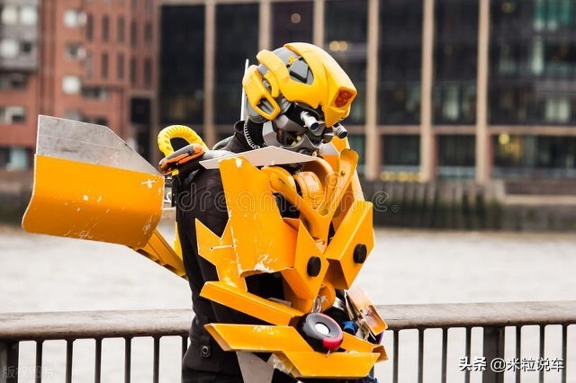 终究，长安还是选择站到了特斯拉的对立面