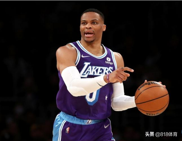 nba罚球为什么击掌(笑喷!哈登罚球找恩比德击掌,威少下意识伸出手,发现不对赶紧收手)