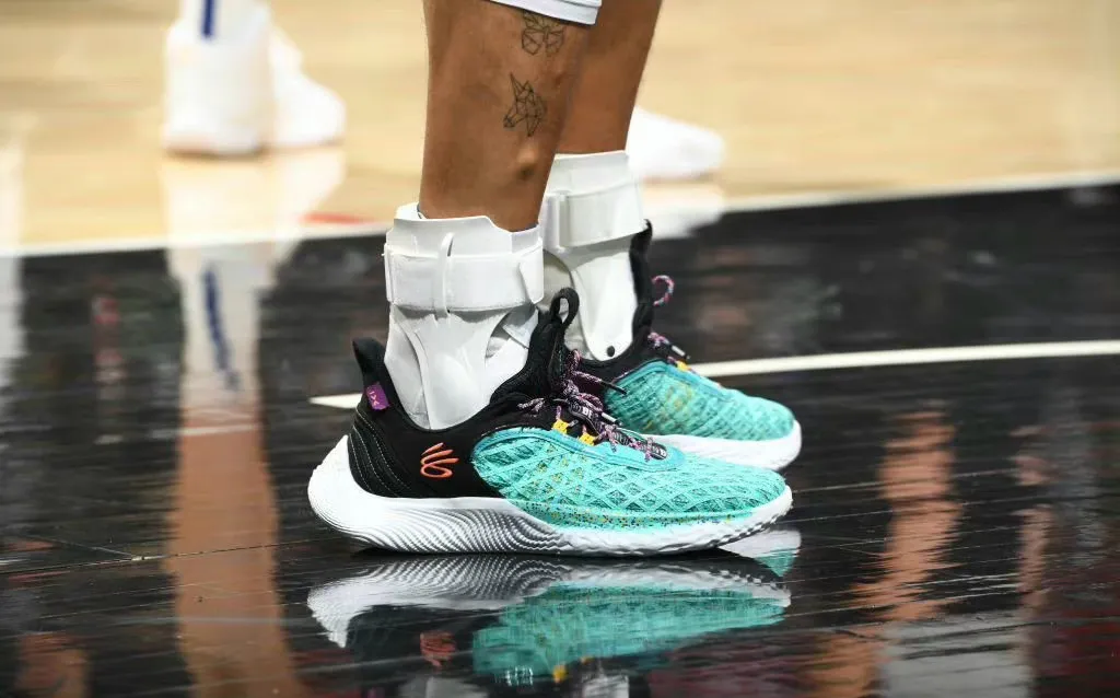 nba球员联名鞋有哪些（NBA球员上脚：哈雷尔和塔克争鞋王，3大国产品牌的球鞋）