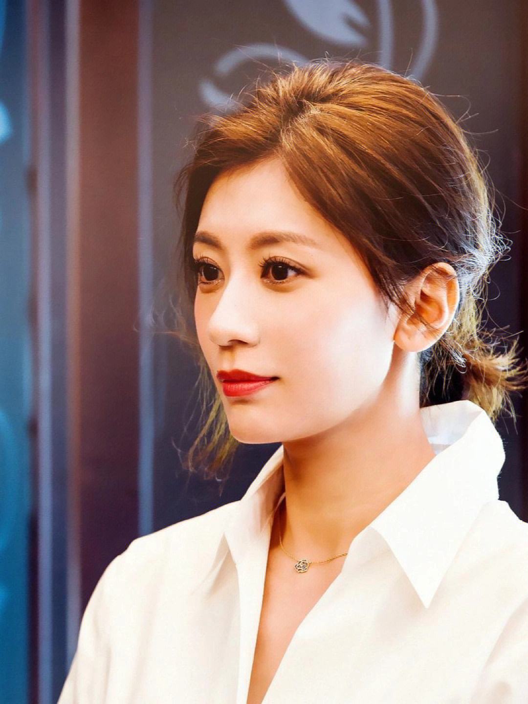 表面清纯无害贤妻良母,实则"茶里茶气",6位女星好会"装"啊