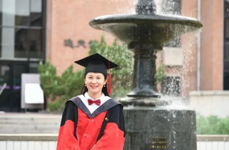 河大公布辅导员拟聘名单，清一色名校博士，看到薪资后却理解了