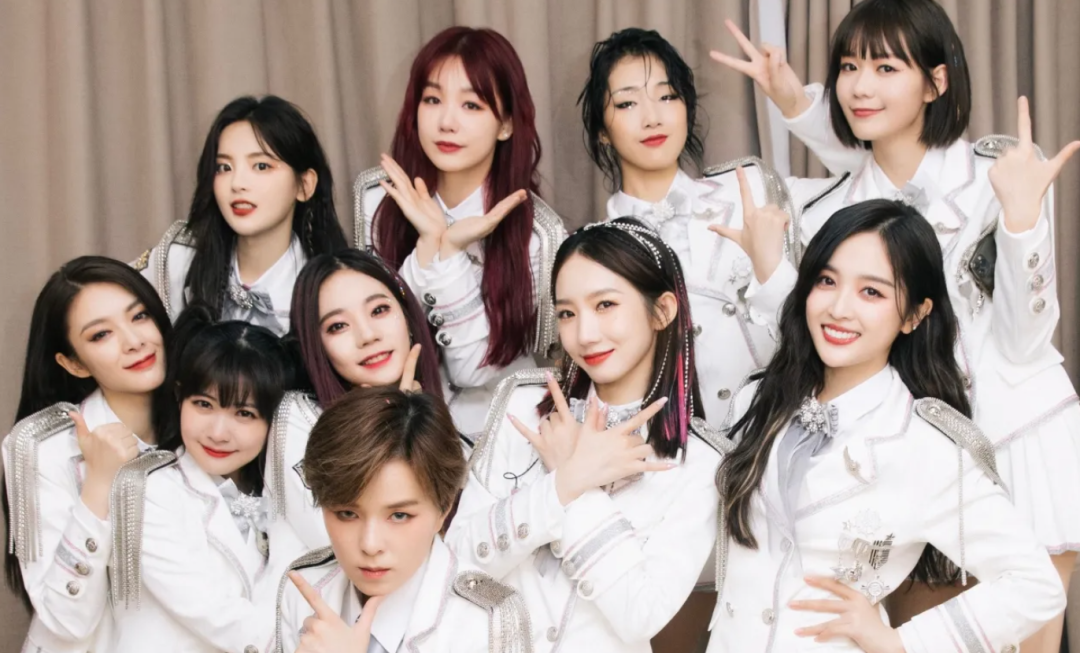 任嘉伦合约到期？火箭少女成员现状？陆毅回锅？偷藏换导演？