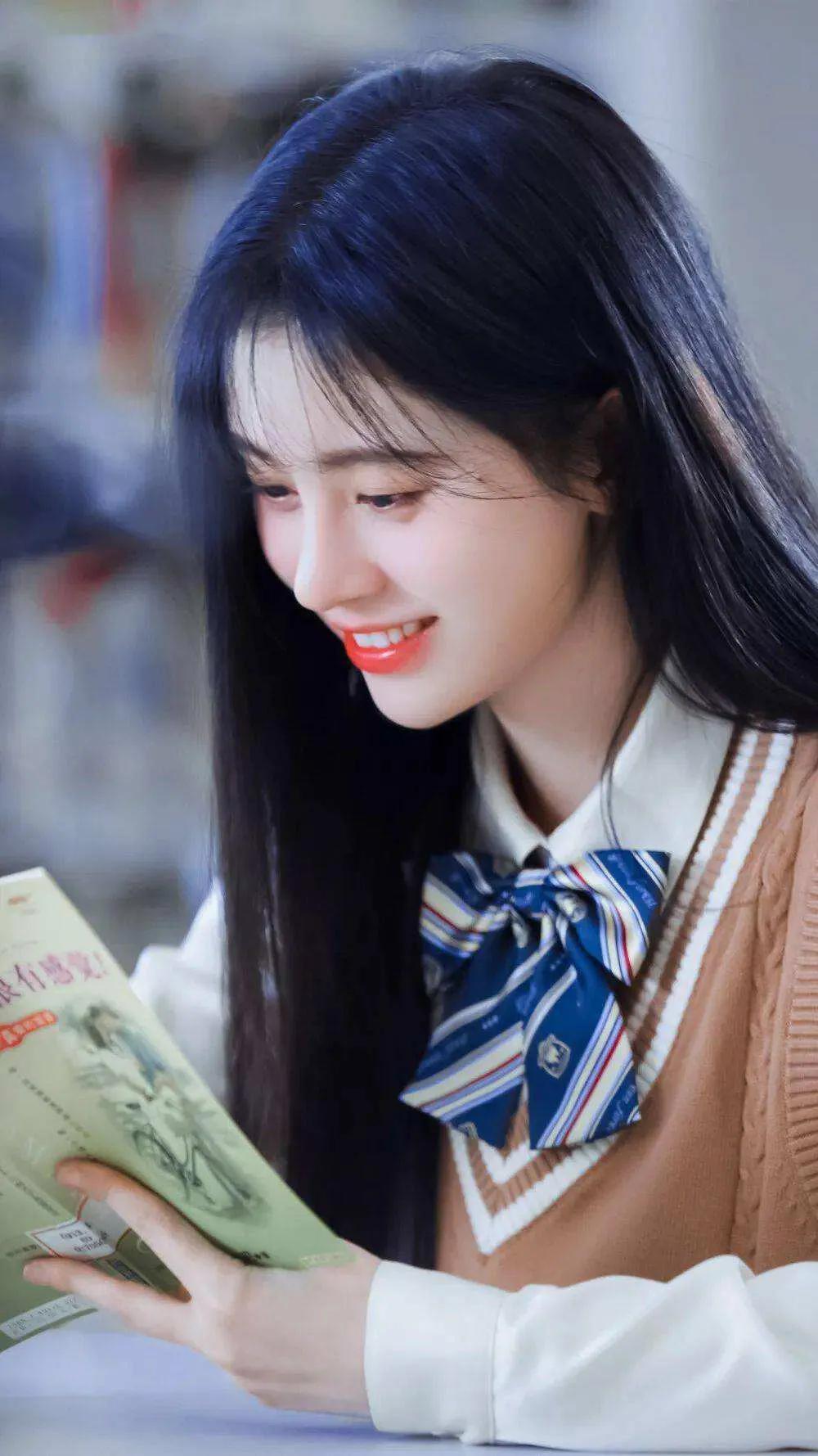 鞠婧祎：甜美靓丽，天生丽质