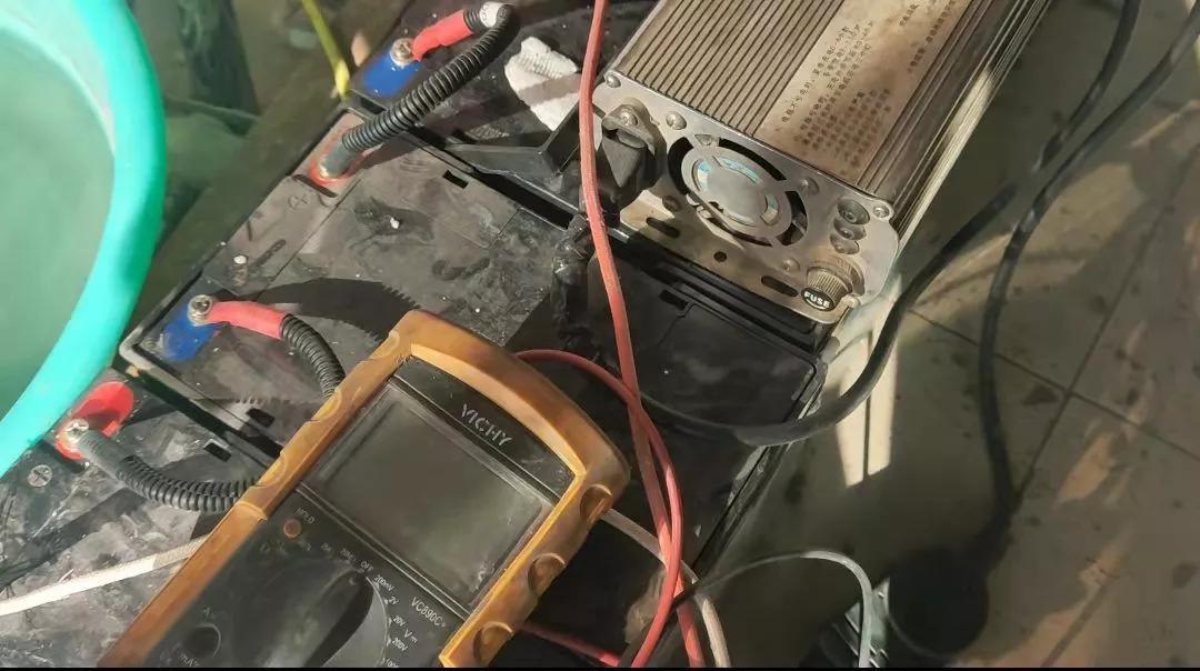 電動(dòng)車充滿電一加電門就掉格電，別急著換電池，幾個(gè)方法輕松解決