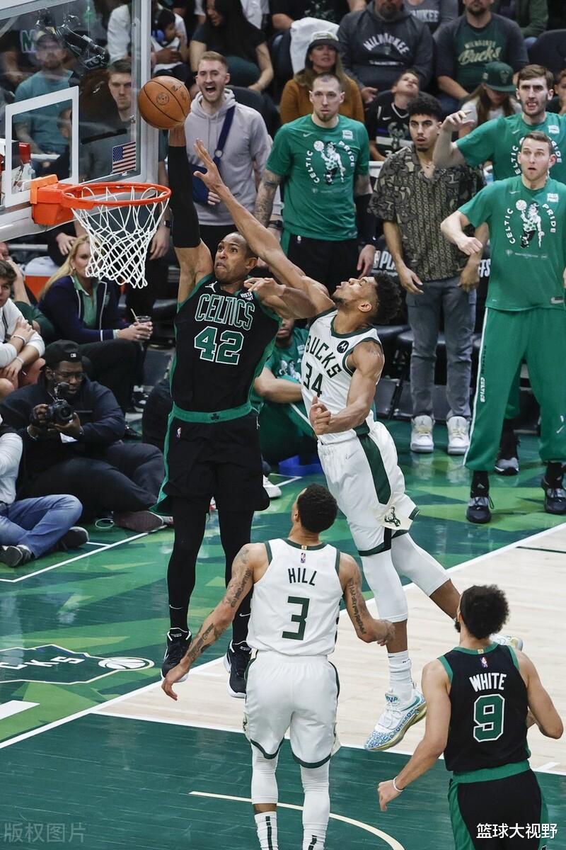 库里32 8 5（库里轰32+8+5仍无缘今日最佳！对不起！你碰到NBA奇迹了）