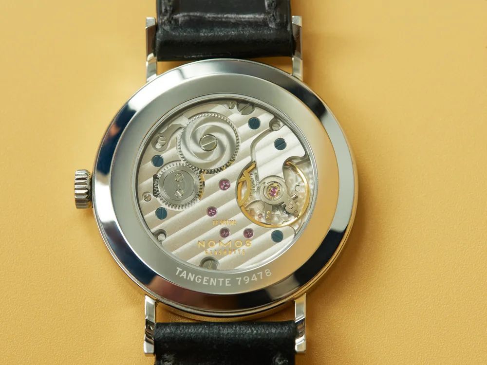 1万多逃不过的选择！这块表的设计就突出一个极简美