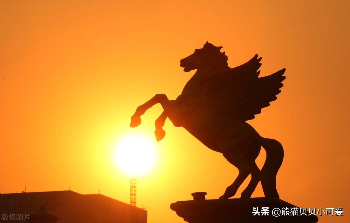 疫情以来，第二个并不平静和平凡的平安夜，几个微妙的信号解析