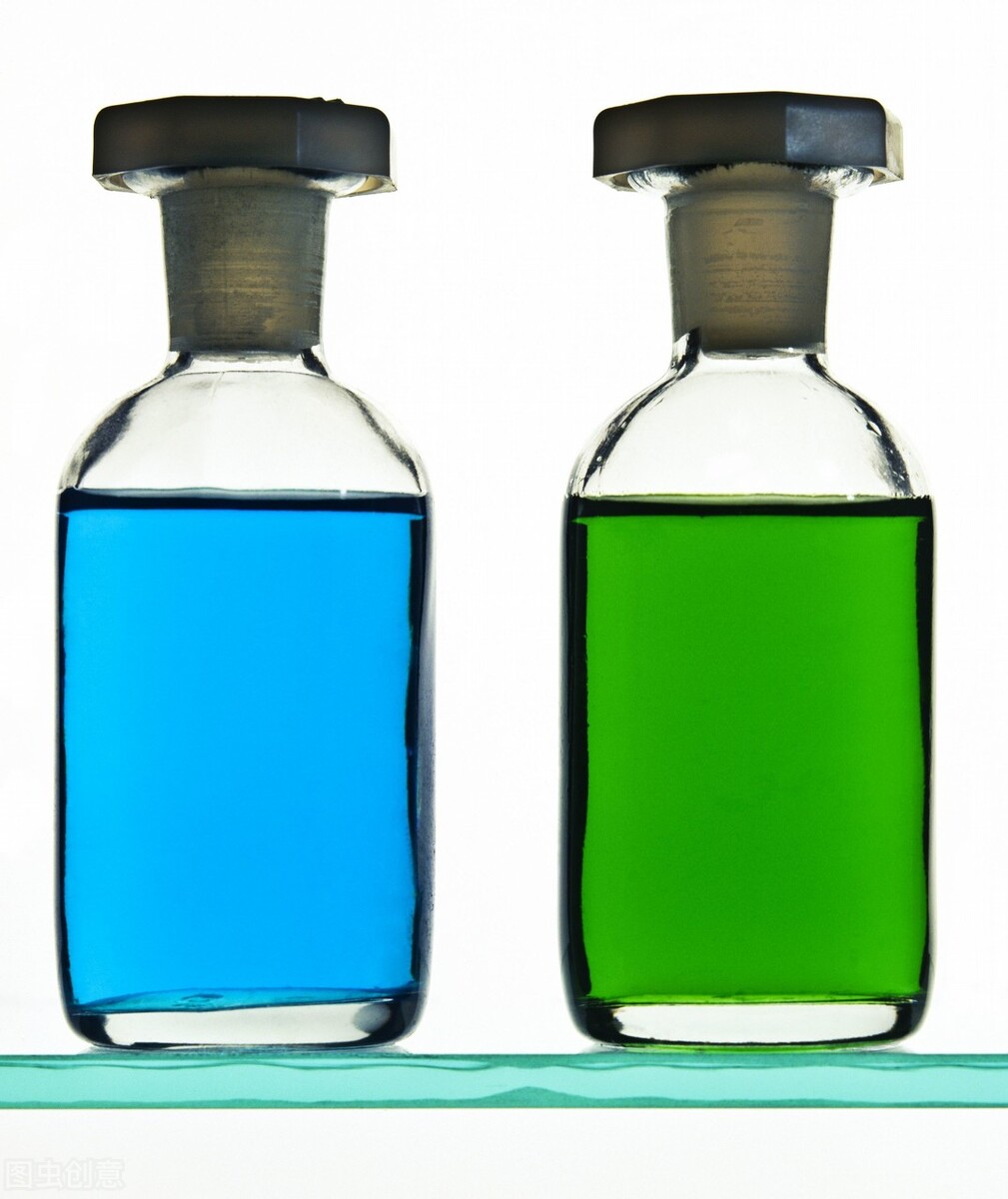 硫酸铜溶液的颜色 硫酸铜固体是什么颜色-千百号