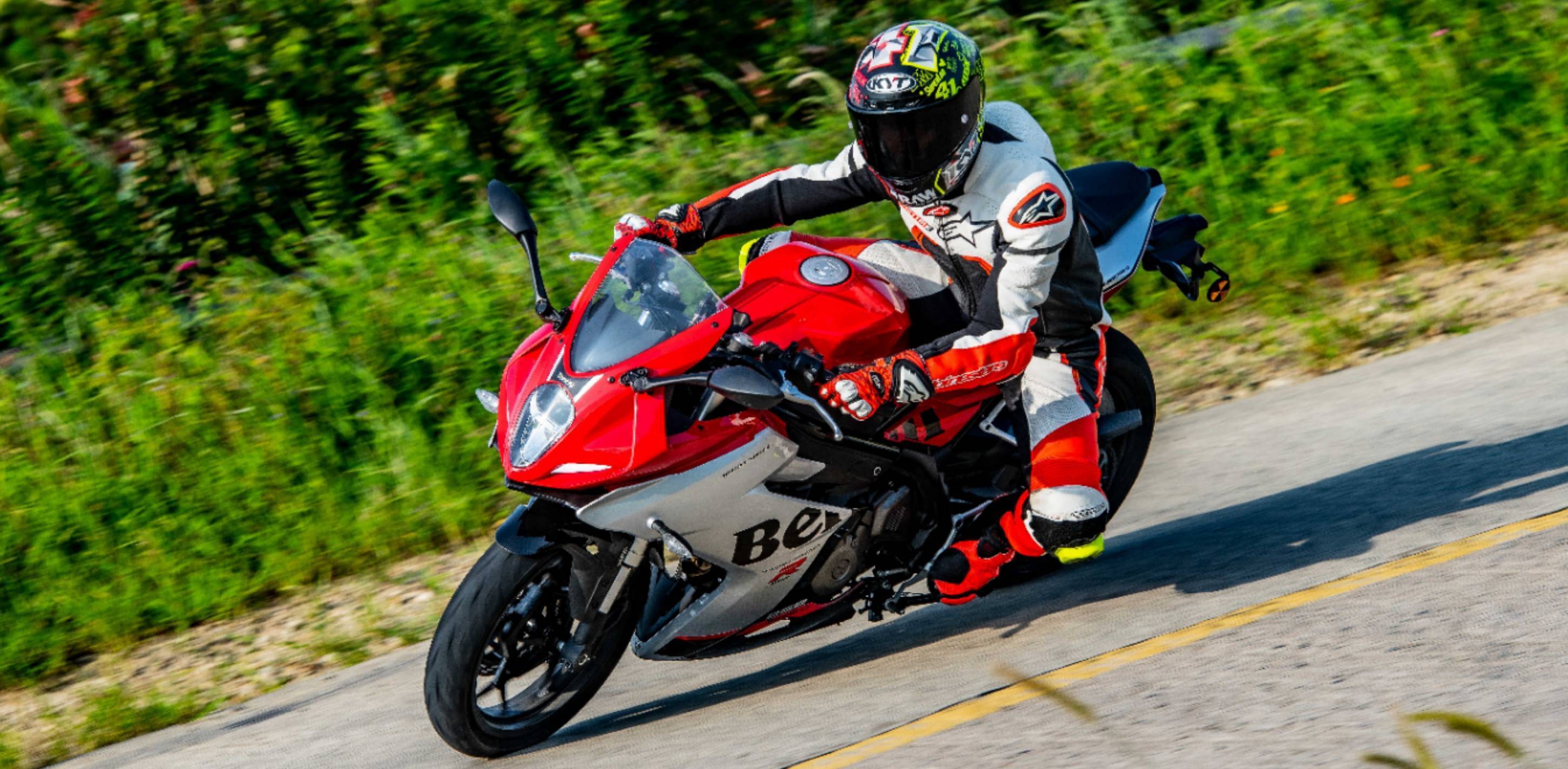 贝纳利龙卷风252r怎么样?总结对比报告!小马哥来填坑咯