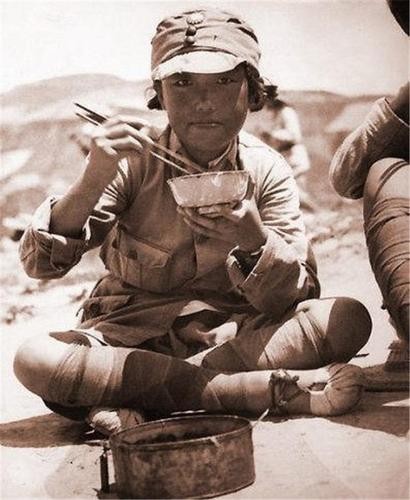 吃得不如狗？我军管饱，国军饥饿，待遇差距竟然这样大？