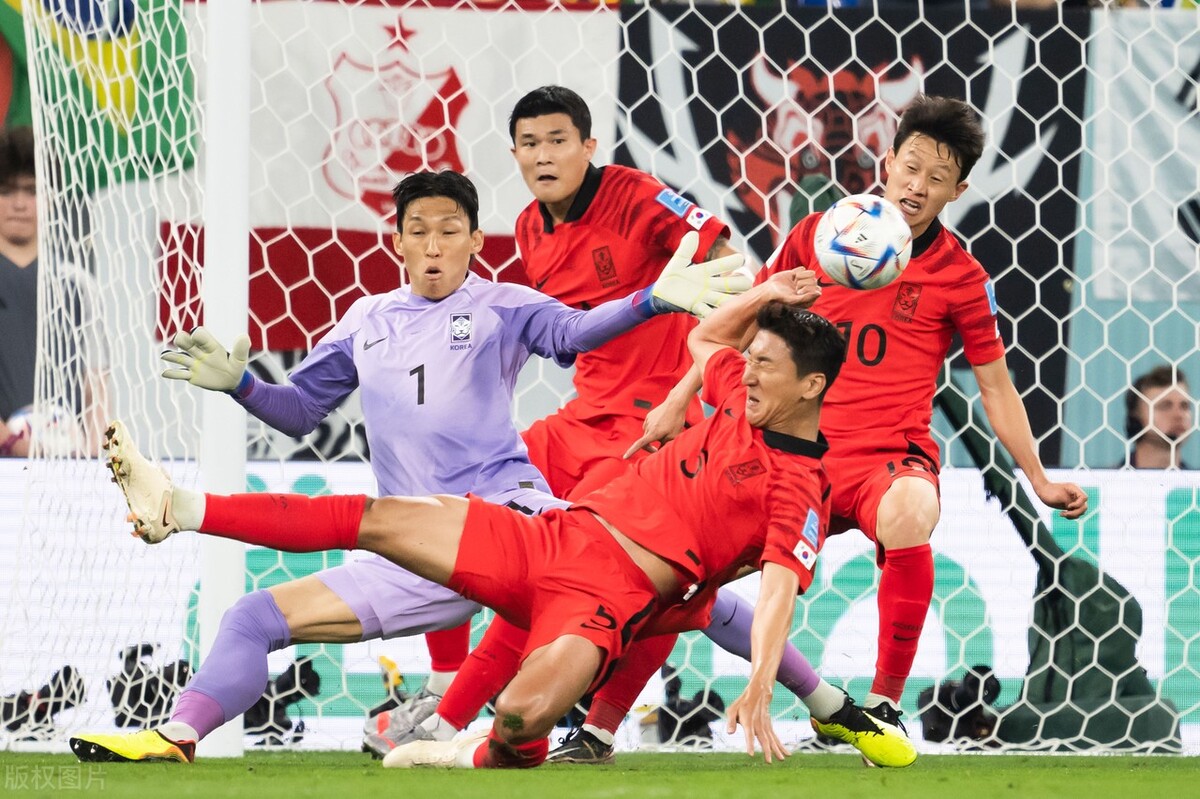 韩媒：巴西换上第三门将是韩国队的耻辱，下半场赢了1-0却更心塞