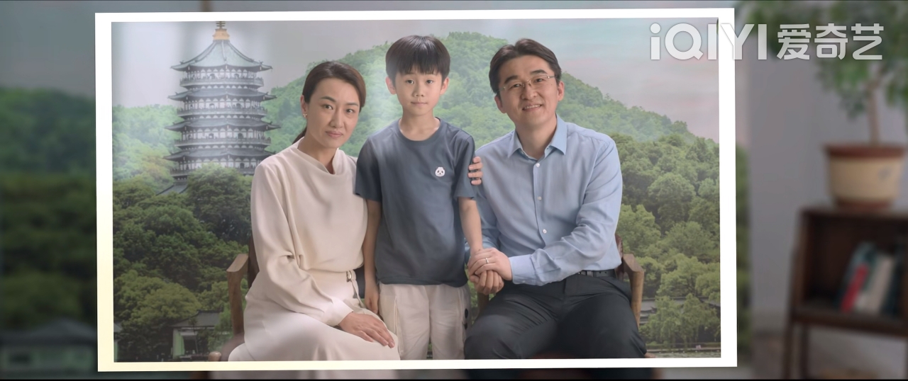 《天才基本法》首播：雷佳音稳健，张子枫入戏，万茜惊艳，该火了