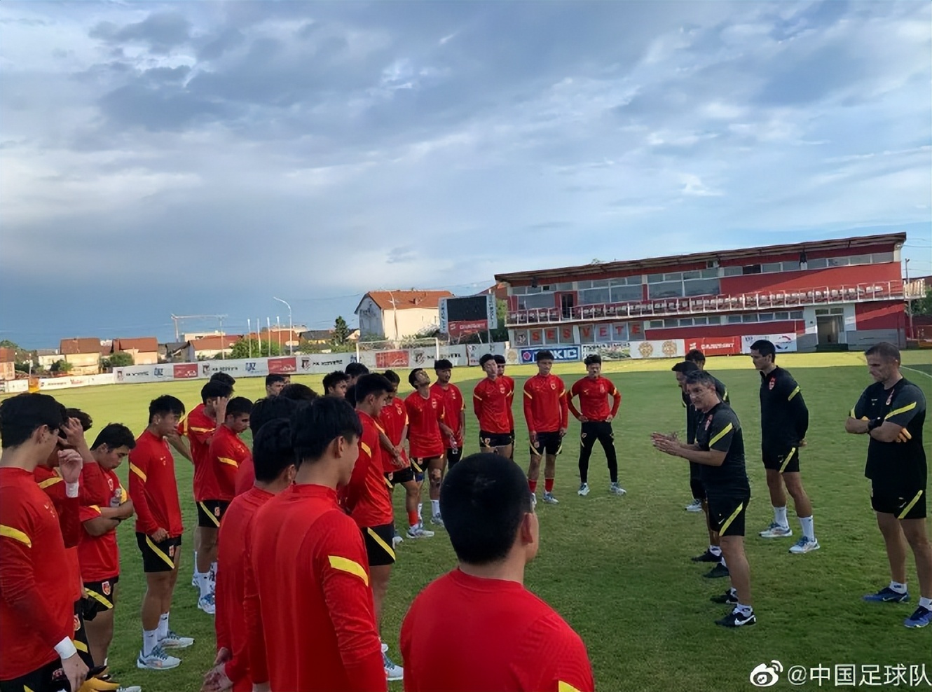 世界杯亞洲杯預(yù)選賽12強（U20亞洲杯決賽圈16隊出爐：泰國因紀律分出局，中國隊列三檔）