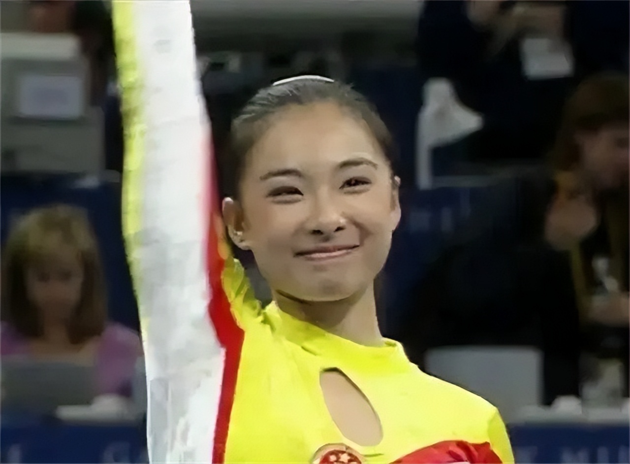 刘璇平衡木冠军怎么好（43岁奥运冠军刘璇近况，嫁入豪门被宠成少女，如今已是霸道女总裁）