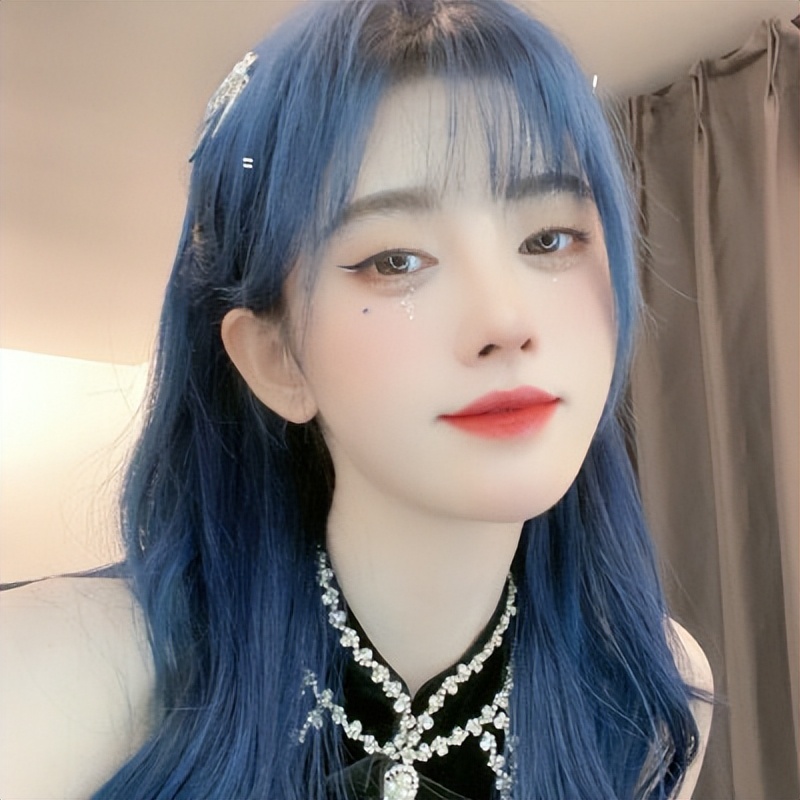 蓝色系的鞠婧祎