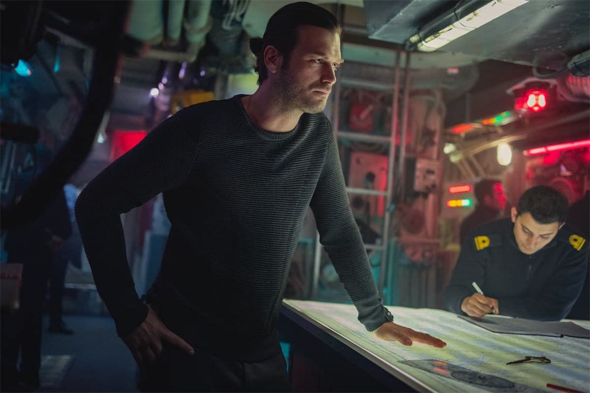 上天入海躲太阳，网飞这两部脑洞神作，值得追一下