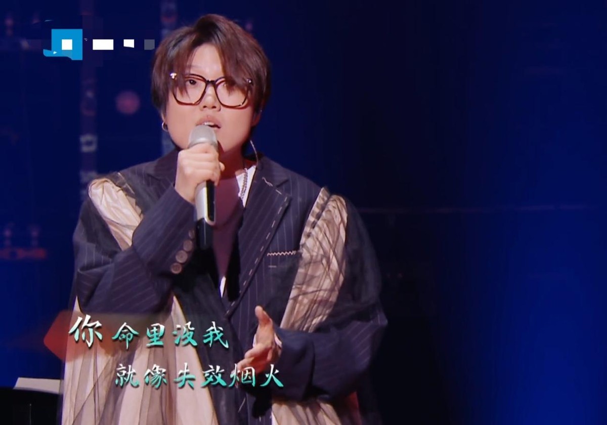 王靖雯，谢谢你让《为歌而赞》封神，也让观众看到了梁龙的高情商