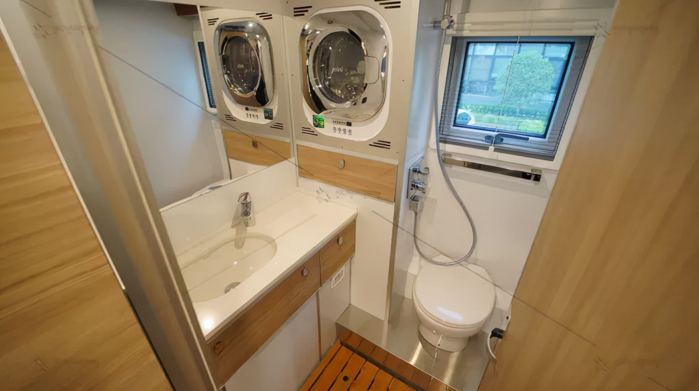 硬核流浪、逐光前行——国产4×4越野房车居住篇