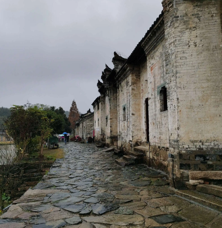 红军团长夫妇战乱分离，54年后妻子在菜摊找到丈夫下落，77岁复合