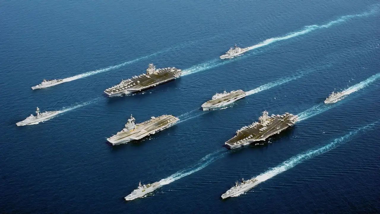 俄媒：中国海军8年后将有5艘航母16艘055大驱，发展速度完胜美军