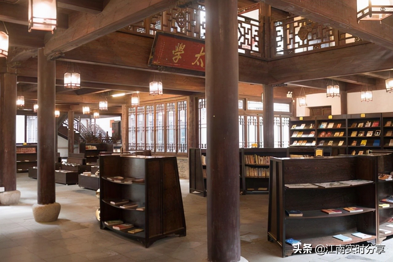 南朝梁昭明太子的书院，文学巨匠茅盾故居，打卡乌镇的名人故居