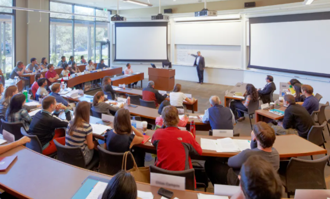 谷爱凌就读的斯坦福大学，到底有多贵？家里要没矿，根本读不起书