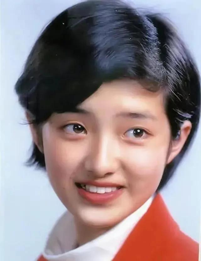 山口百惠，25张精美的照片