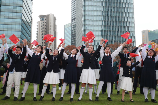上海贵族学校长什么样？有钱也得排队，“天后”王菲也要托关系