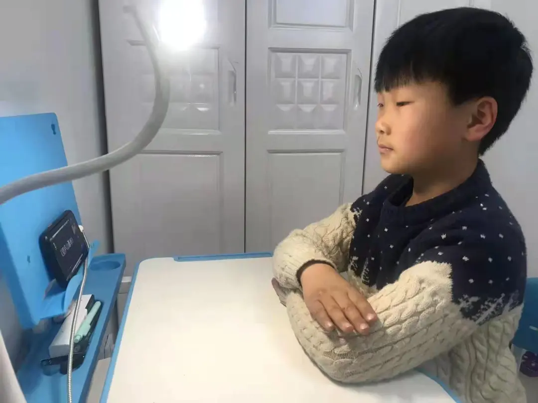 郑东新区文苑学校一二年级线上表现性评价：萌娃趣闯关 云端智慧行