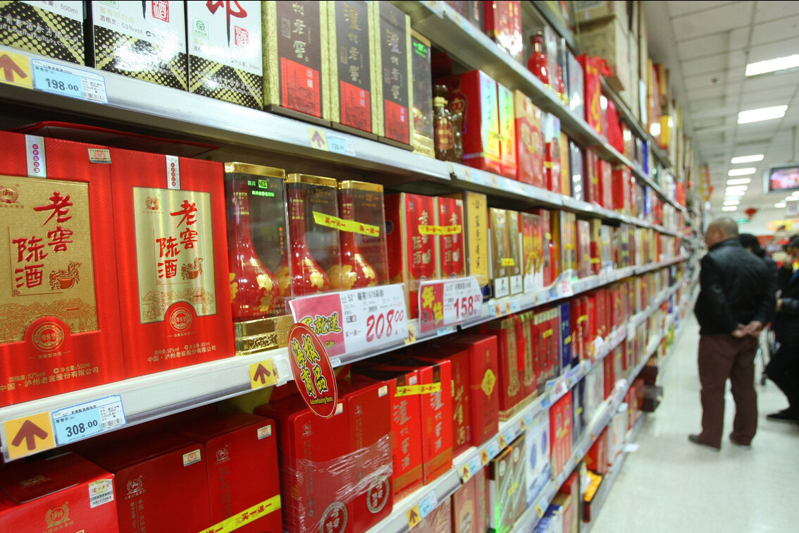 河南名酒遍地，偏偏钟爱酱酒，300一箱的别喝啦，这2款才是好酒