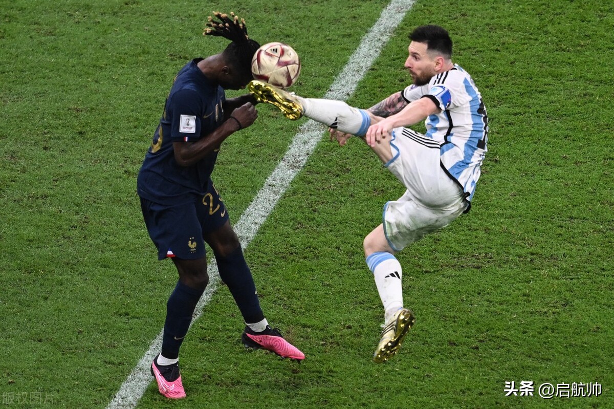 新球王！阿根廷点球决战击败法国，梅西“梅开二度”高举大力神杯