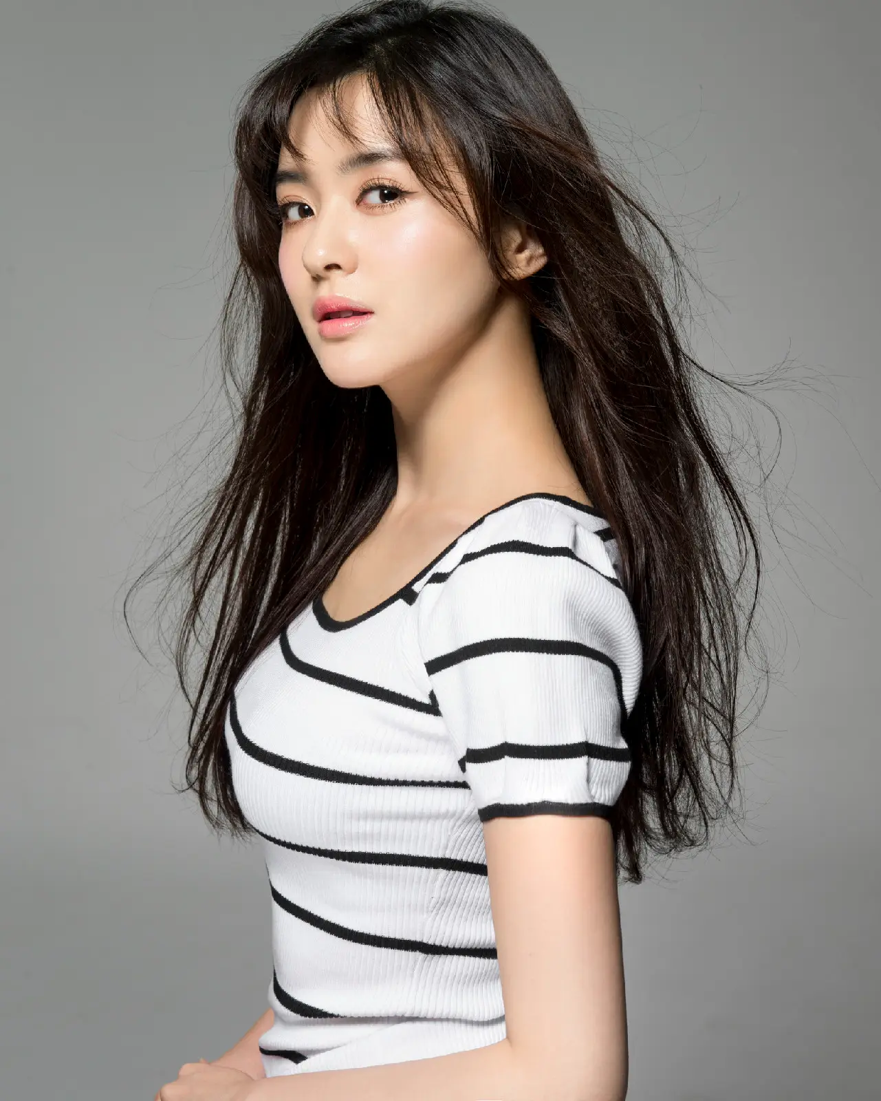 茗洋娱乐—美女明星-范琳琳