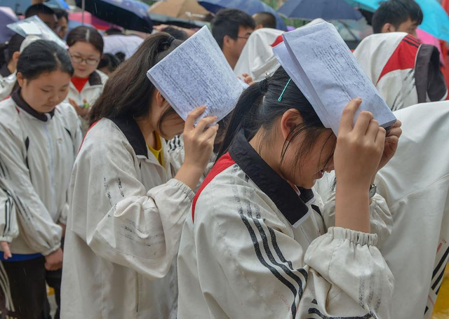 报考需谨慎！江西这三所大学害人不浅，官媒点名，毕业证不如大专